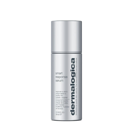 Una botella cilíndrica plateada de Smart Response Serum con etiquetado visible, certificación libre de crueldad animal y tecnología Smart Response avanzada para obtener resultados específicos en el cuidado de la piel.