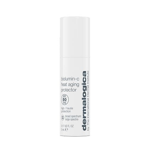 Die Biolumin-C Heat Aging Protector Luxus-Probe ist eine weiße, zylindrische 5-ml-Flasche von Dermalogica mit schwarzem Text und bietet Breitband-Lichtschutzfaktor 50. Es handelt sich um ein KEIN VERKAUFSPRODUKT, nicht bestellbar, was Exklusivität über die kommerzielle Verfügbarkeit hinaus gewährleistet.