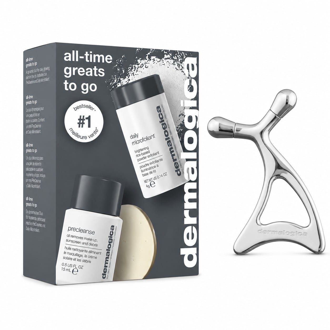 „All Time Greats to Go“-Set + Sculpting Tool von Dermalogica: Enthält Precleanse, Daily Microfoliant, ein rundes Reinigungspad und ein silbernes Sculpting Tool, alles neben der Produktverpackung ausgestellt. Kein Verkaufsprodukt.